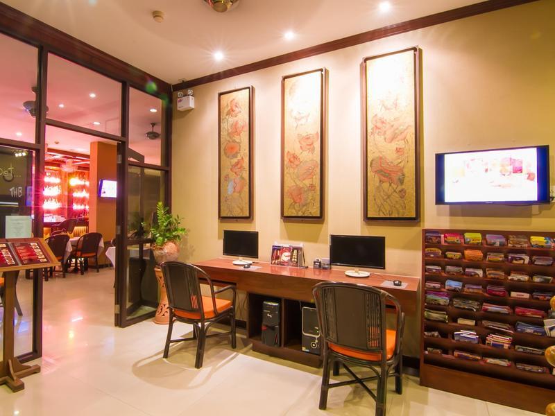 Hemingway'S Hotel Patong Exterior foto